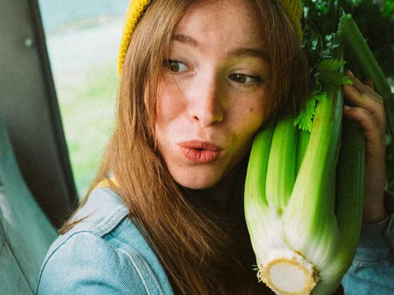 Basic greetings: Greeting your neighbor — French lesson