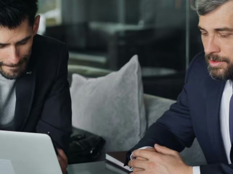 Morning meeting with the boss: Critical updates and news - Japanese lesson
