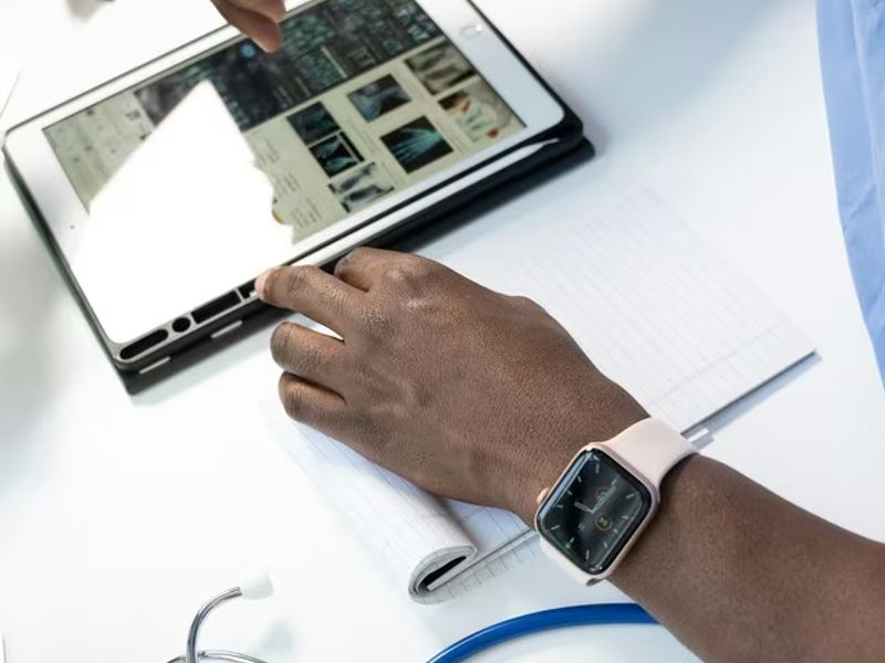 Reschedule doctor appointment over phone: Identifying yourself - German lesson