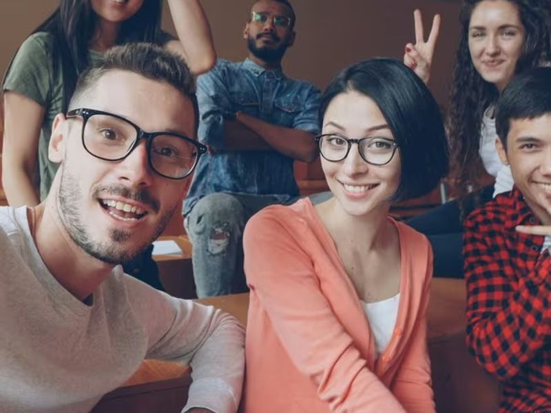 School situations with classmates and teachers (Advanced): Asking teacher for help - French lesson