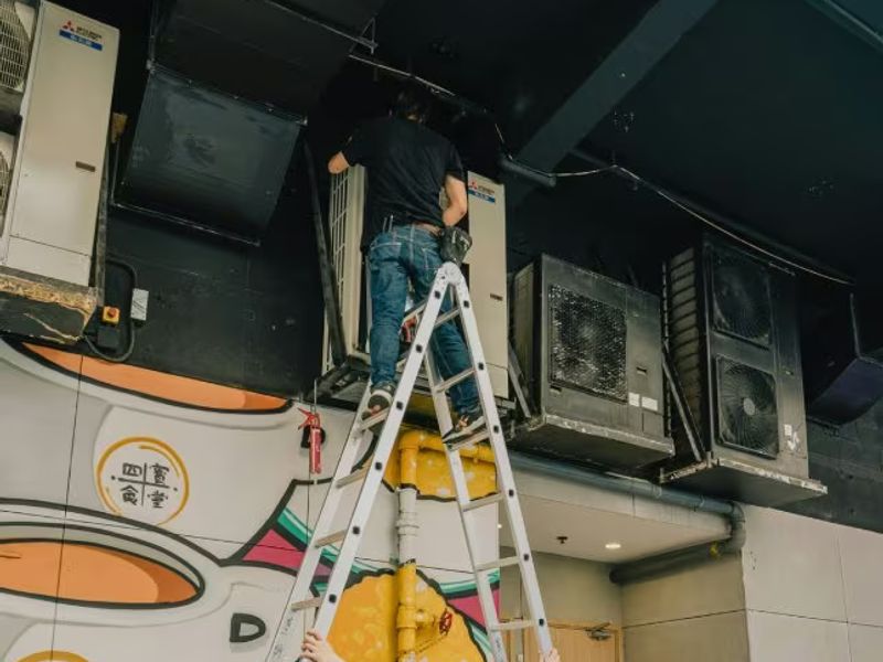 Seeking AC installation offer from provider: Describing your space and needs - German lesson