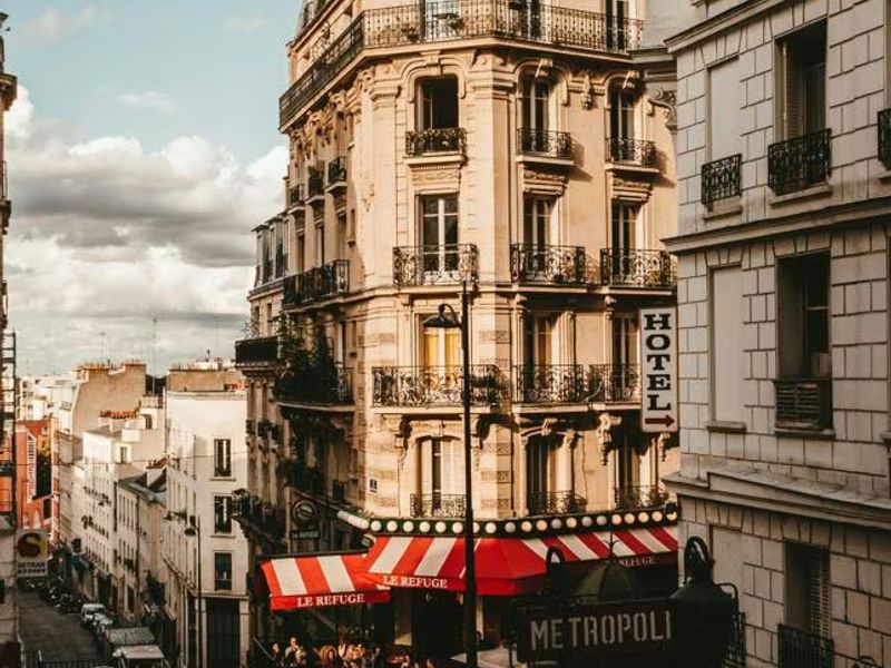 Top 50 phrases to get by France: Essential communication — French lesson