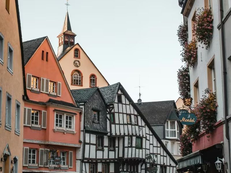 Top 50 phrases to get by Germany (Advanced): Essential communication - German lesson