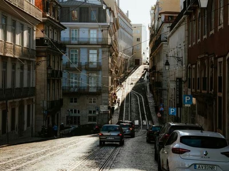 Traveling between Porto and Lisbon: Taking the train — Portuguese lesson